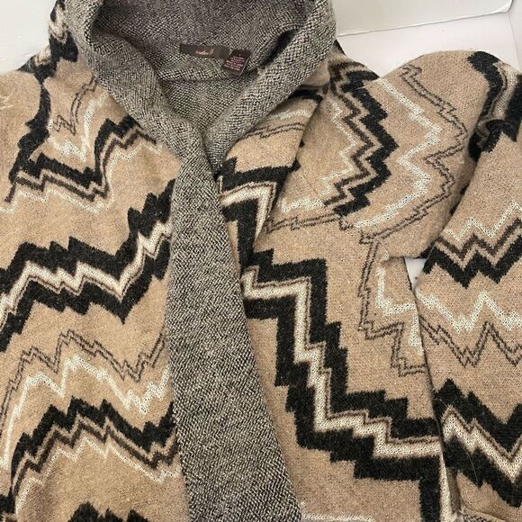 Heather B| Large| Wool | Cardigan| Soft| Fringe| Aztec print - Picture 7 of 17